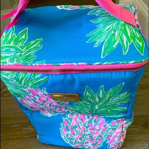 NWT Lilly Pulitzer Pineapple wine carrier holds up to 4 bottles of wine